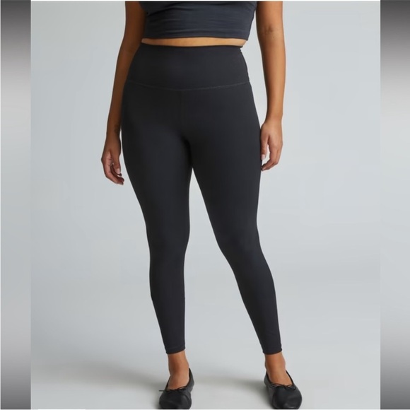 Everlane‎ ReNew Black Leggings Size M - Picture 2 of 7